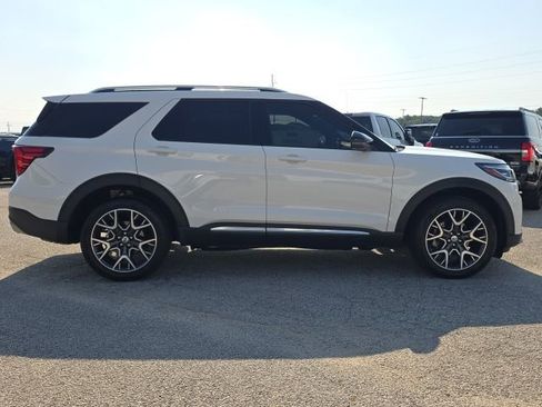 Used 2025 Ford Explorer Platinum w/ Ultimate Package image 6