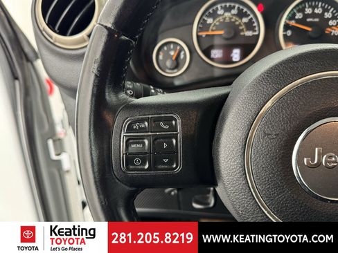 Used 2016 Jeep Wrangler Unlimited Sahara image 25