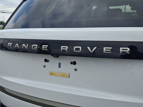 Used 2025 Land Rover Range Rover SE AWD/4WD image 31