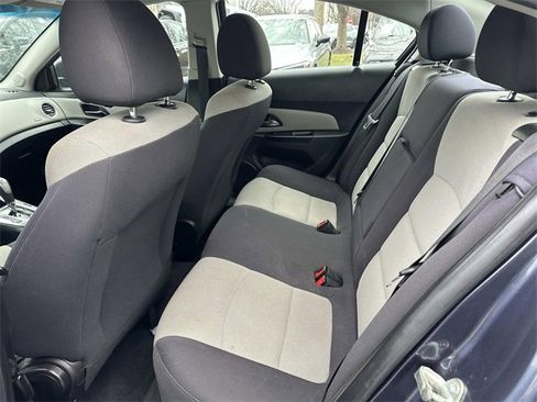 Used 2014 Chevrolet Cruze LS image 11