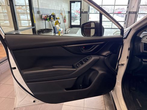 Used 2018 Subaru Crosstrek 2.0i image 18