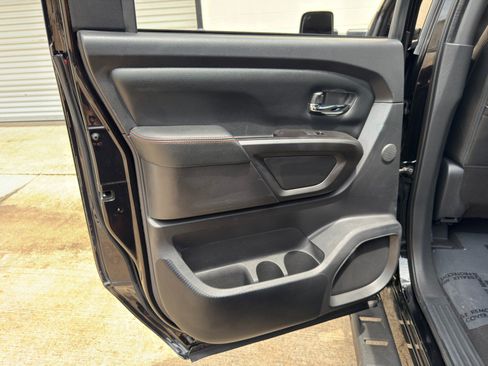 Used 2021 Nissan Titan PRO-4X w/ Pro-4x Convenience Package AWD/4WD image 39