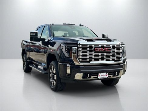Used 2024 GMC Sierra 3500 Denali w/ Denali Reserve Package image 3