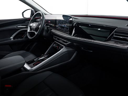 Certified 2025 Audi Q5 Premium Plus w/ Premium Plus image 8