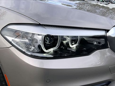 Used 2019 BMW 530i w/ Convenience Package image 29