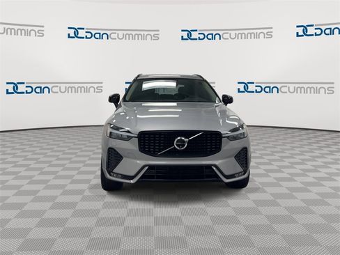 Used 2024 Volvo XC60 B5 Plus image 3