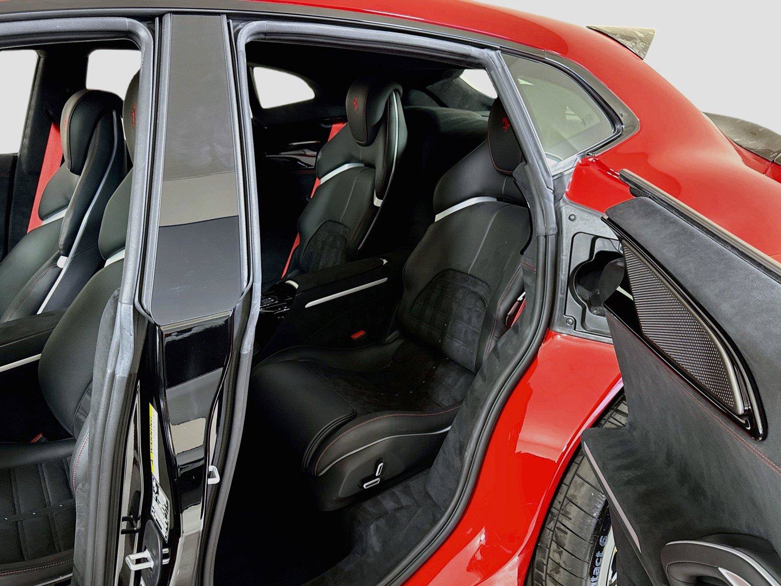 Used 2026 Ferrari Purosangue AWD/4WD image 23