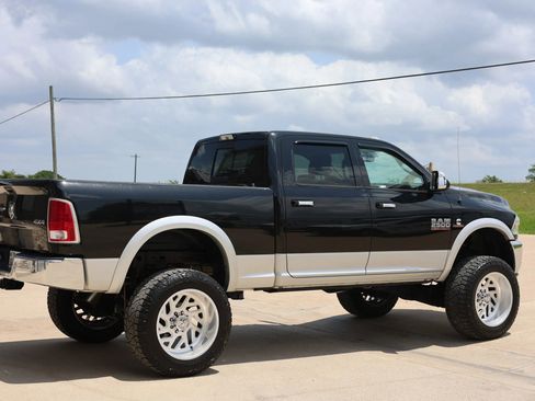 Used 2016 RAM 2500 Laramie w/ Convenience Group AWD/4WD image 3