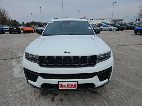 New 2026 Jeep Grand Cherokee L 4WD image 9