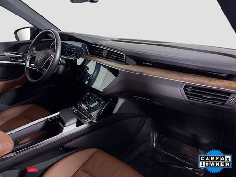 Used 2022 Audi e-tron Premium w/ Convenience Plus Package image 29