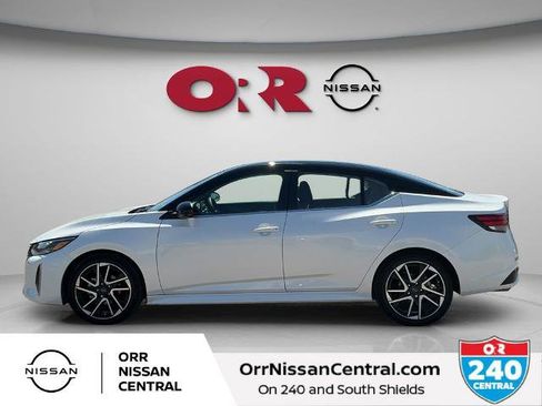 Certified 2025 Nissan Sentra SR FWD image 8