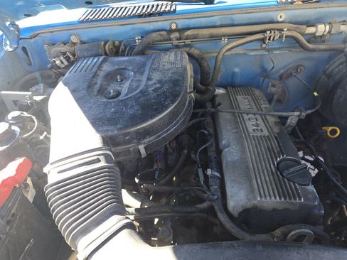 Used 1996 Nissan Pickup XE image 23