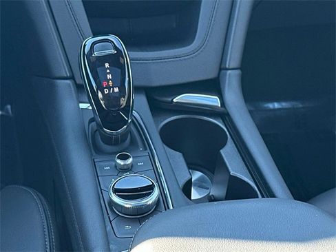 Used 2025 Cadillac XT6 Luxury image 5