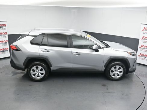 Used 2025 Toyota RAV4 LE FWD image 31