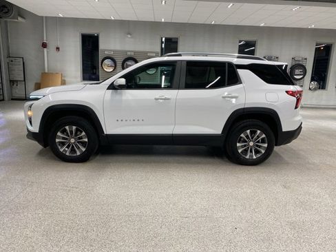 Certified 2025 Chevrolet Equinox LT w/ Convenience Package II image 11