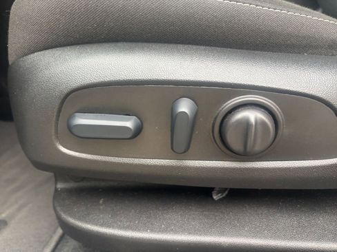 Used 2025 Chevrolet Blazer LT image 22