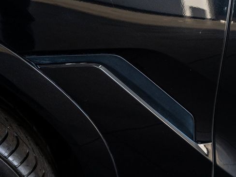 Used 2023 BMW X6 xDrive40i w/ M Sport Package image 21