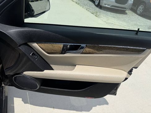 Used 2008 Mercedes-Benz C 350 Sport image 23