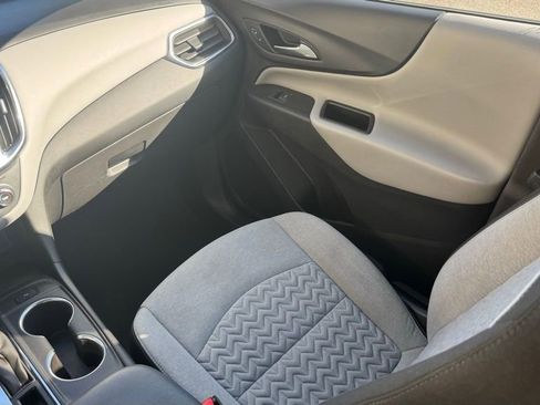 Used 2022 Chevrolet Equinox LT image 18