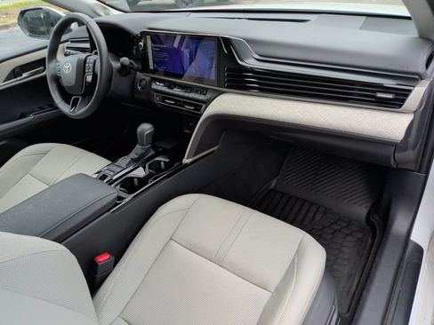 Used 2025 Toyota Camry XLE w/ Premium Plus Package FWD image 18