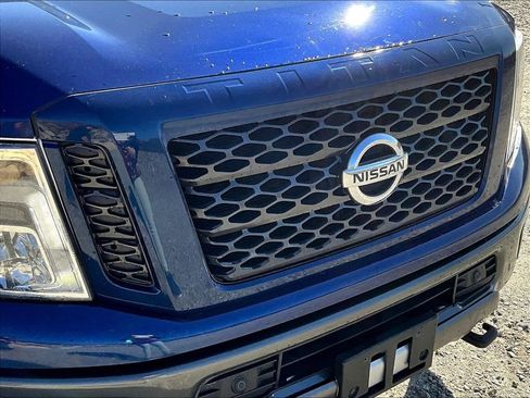 Used 2016 Nissan Titan PRO-4X w/ Pro-4x Convenience Package image 27