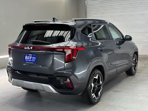 Used 2025 Kia Seltos S FWD image 8