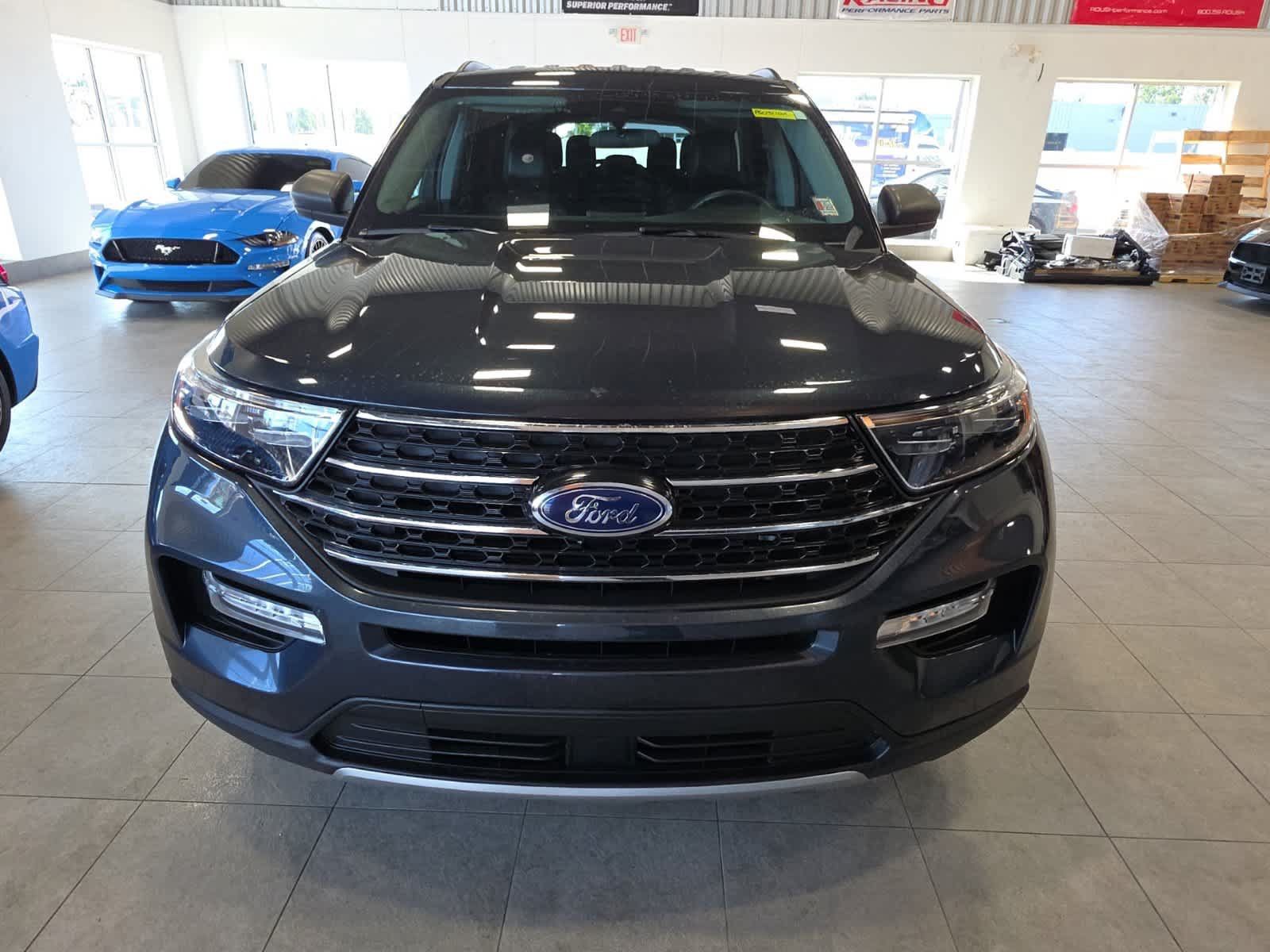 Used 2023 Ford Explorer XLT w/ Equipment Group 202A AWD/4WD image 2