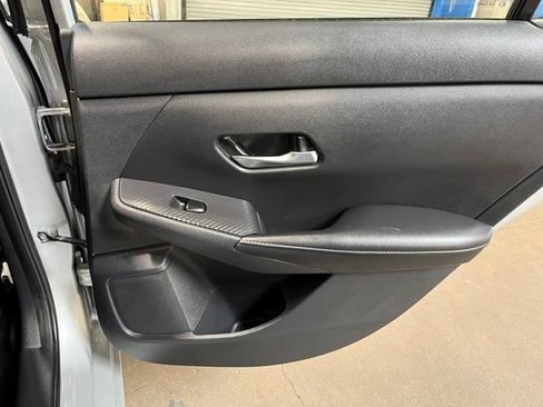 Used 2022 Nissan Sentra SV FWD image 13