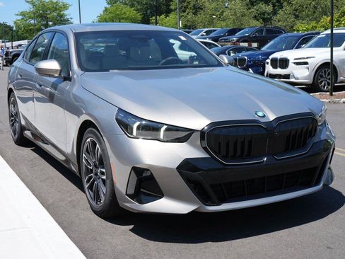 New 2027 BMW 530i xDrive w/ M Sport Package AWD/4WD image 15