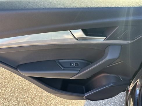 Certified 2025 Audi Q5 2.0T Premium w/ Convenience Plus Package image 35