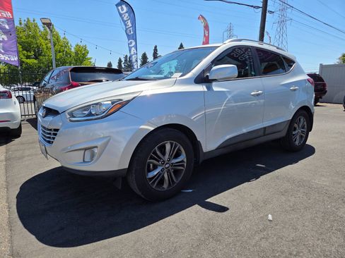 Used 2015 Hyundai Tucson SE AWD/4WD image 1