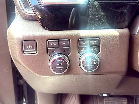 Used 2023 GMC Sierra 1500 SLT AWD/4WD image 8