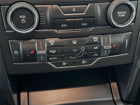 Used 2017 Ford Explorer XLT w/ Equipment Group 202A image 9