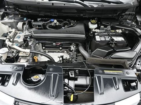 Used 2020 Nissan Rogue SV FWD image 31