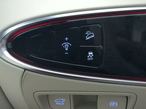 Used 2025 Genesis Electrified GV70 w/ Prestige Package AWD/4WD image 24