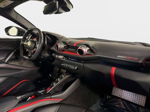 Used 2021 Ferrari 812 GTS RWD image 26