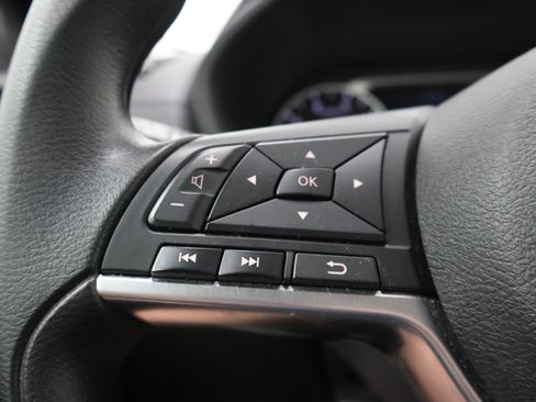 Used 2024 Nissan Sentra SV FWD image 14