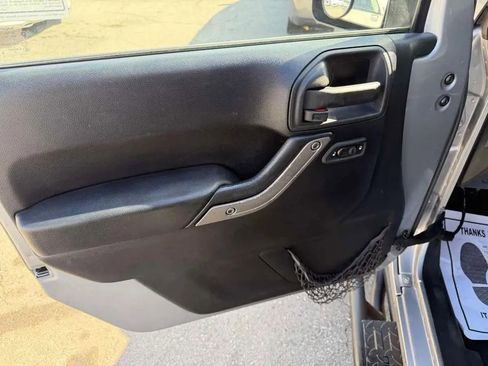 Used 2015 Jeep Wrangler Unlimited Sport w/ Quick Order Package 24S AWD/4WD image 10