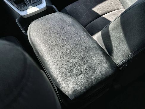 Used 2019 Toyota RAV4 XLE image 16