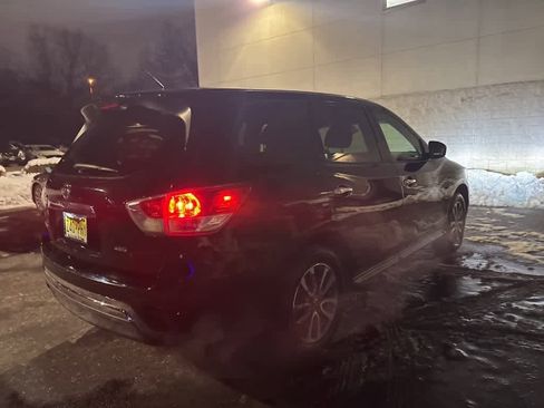 Used 2014 Nissan Pathfinder S image 6
