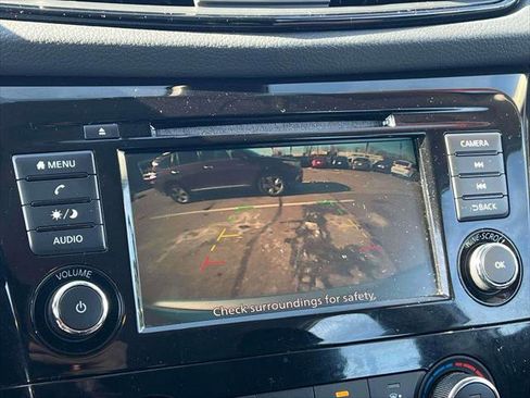 Used 2020 Nissan Rogue S image 30