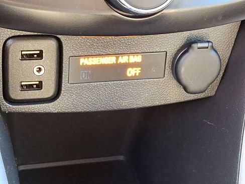 Used 2022 Chevrolet Trax LT w/ LT Convenience Package image 26