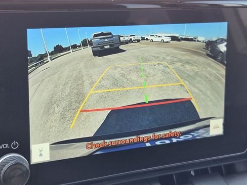 Used 2025 Toyota RAV4 XLE FWD image 19