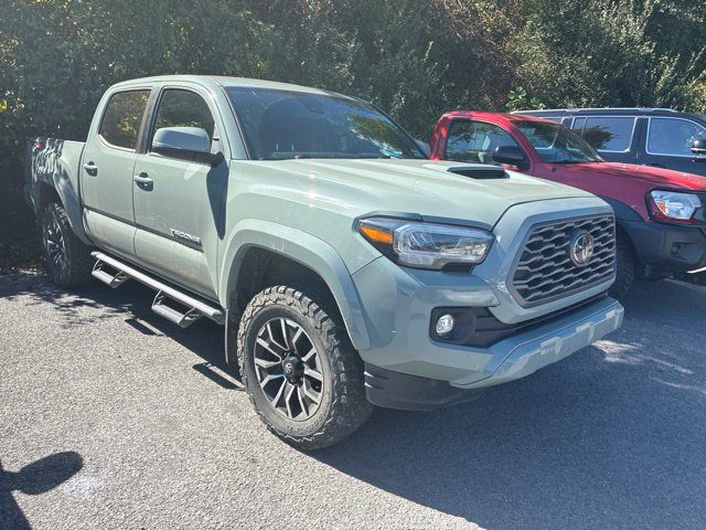 Used 2022 Toyota Tacoma TRD Sport w/ Technology Package AWD/4WD image 2