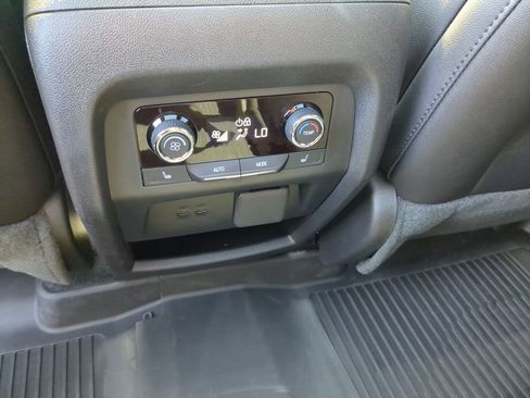 Used 2026 Chevrolet Traverse High Country FWD image 29