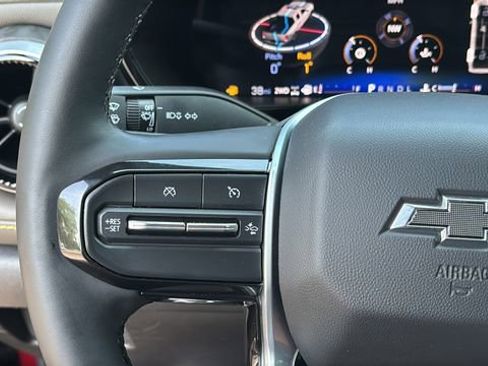 Used 2024 Chevrolet Colorado ZR2 w/ ZR2 Convenience Package III AWD/4WD image 24