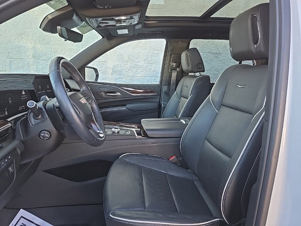 Certified 2024 Cadillac Escalade Premium Luxury AWD/4WD image 15