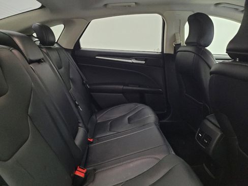 Used 2018 Ford Fusion Titanium AWD/4WD image 19