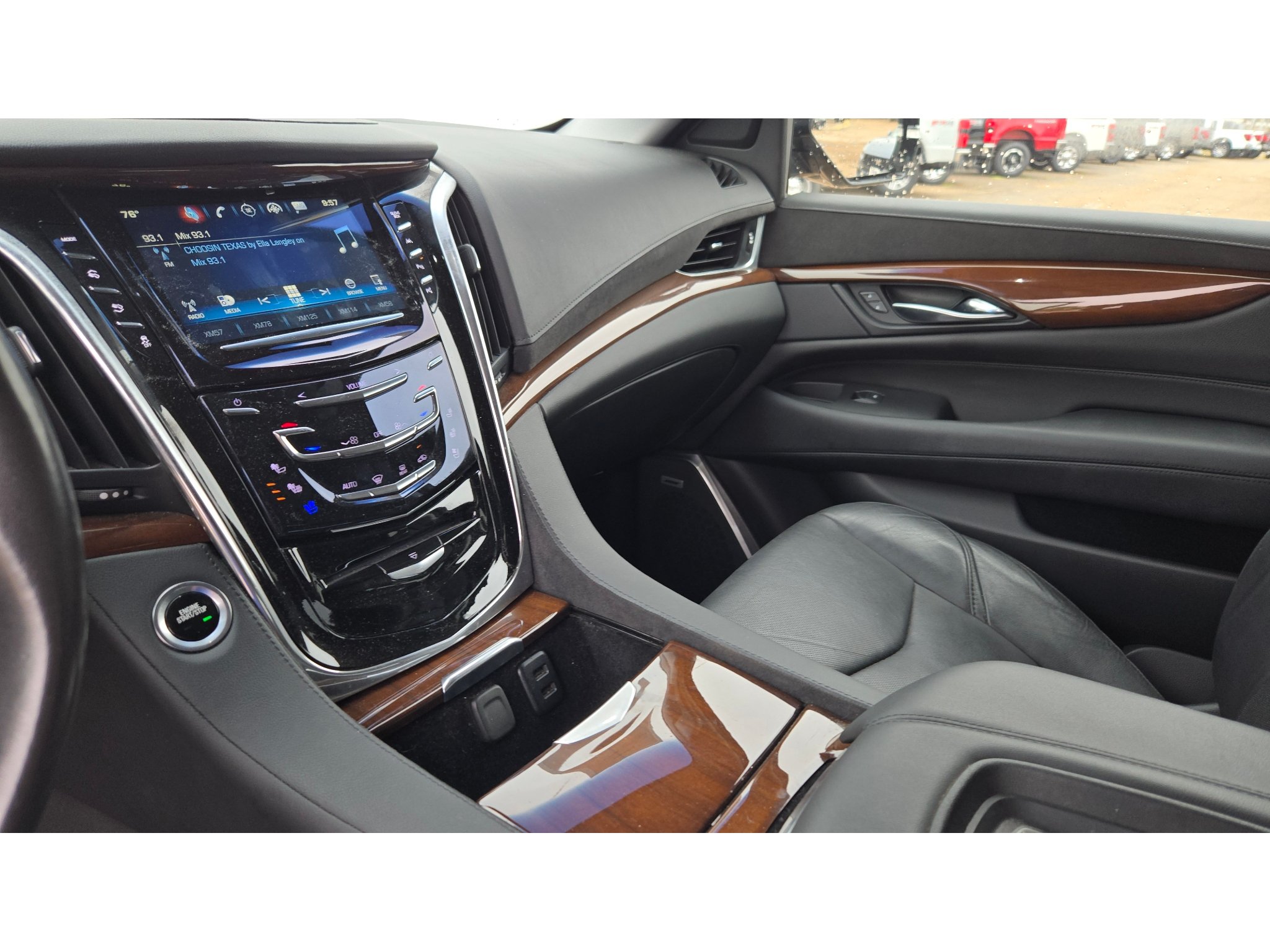 Used 2019 Cadillac Escalade Premium Luxury RWD image 26