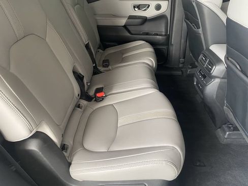 Certified 2025 Honda Pilot EX-L image 12
